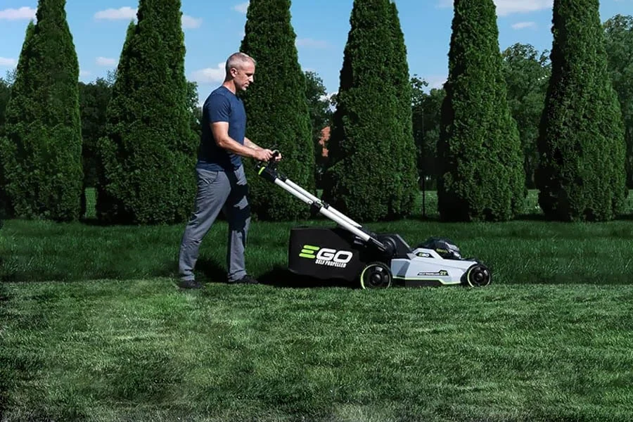 electric and battery lawn mowers